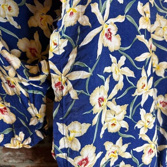 5 for $25🔥Vintage VIP Blue Hawaiian Floral Shirt Medium - Picture 5 of 7